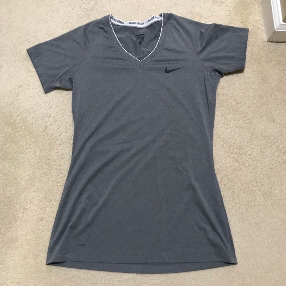 🆕🔥NIKEPRO DRI FIT REALLY CUTE SILKY SOFT GRAY&WHITE STRIPED V-NECK&BLACK SHIRT - Picture 1 of 16